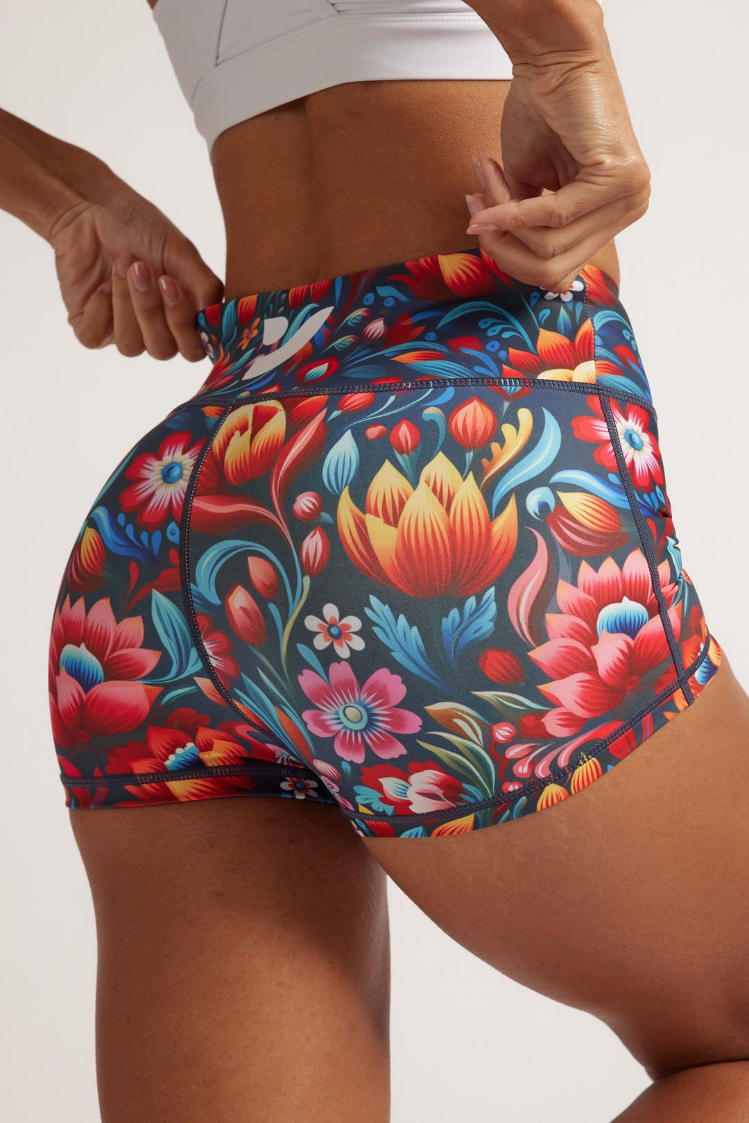 Booty short BLOOM