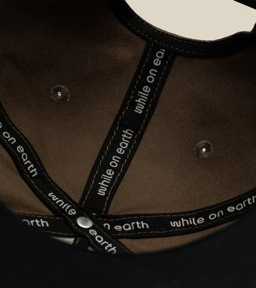 Casquette Gravel/ Black While on Earth